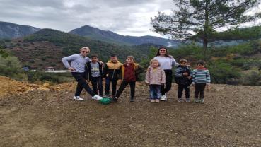 Akyıldız, Minik Kalplere Dokunuyor