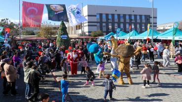 Gazipaşa'da 4. Uluslararası Yeni Yıl Pazarı Coşkusu