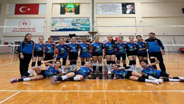 Mavi Melekler Sahaya Çıkıyor