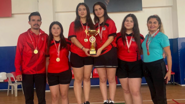 Badmintonda Çifte Kupa!